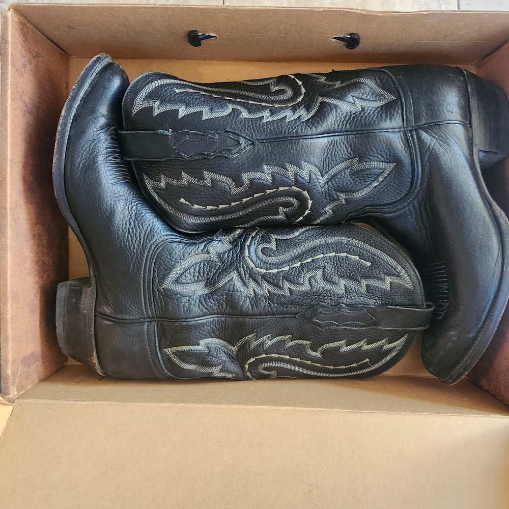 Lucchese Classics Handmade Boot Box - Picture 6 of 7